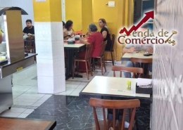 Restaurante no centro de PG